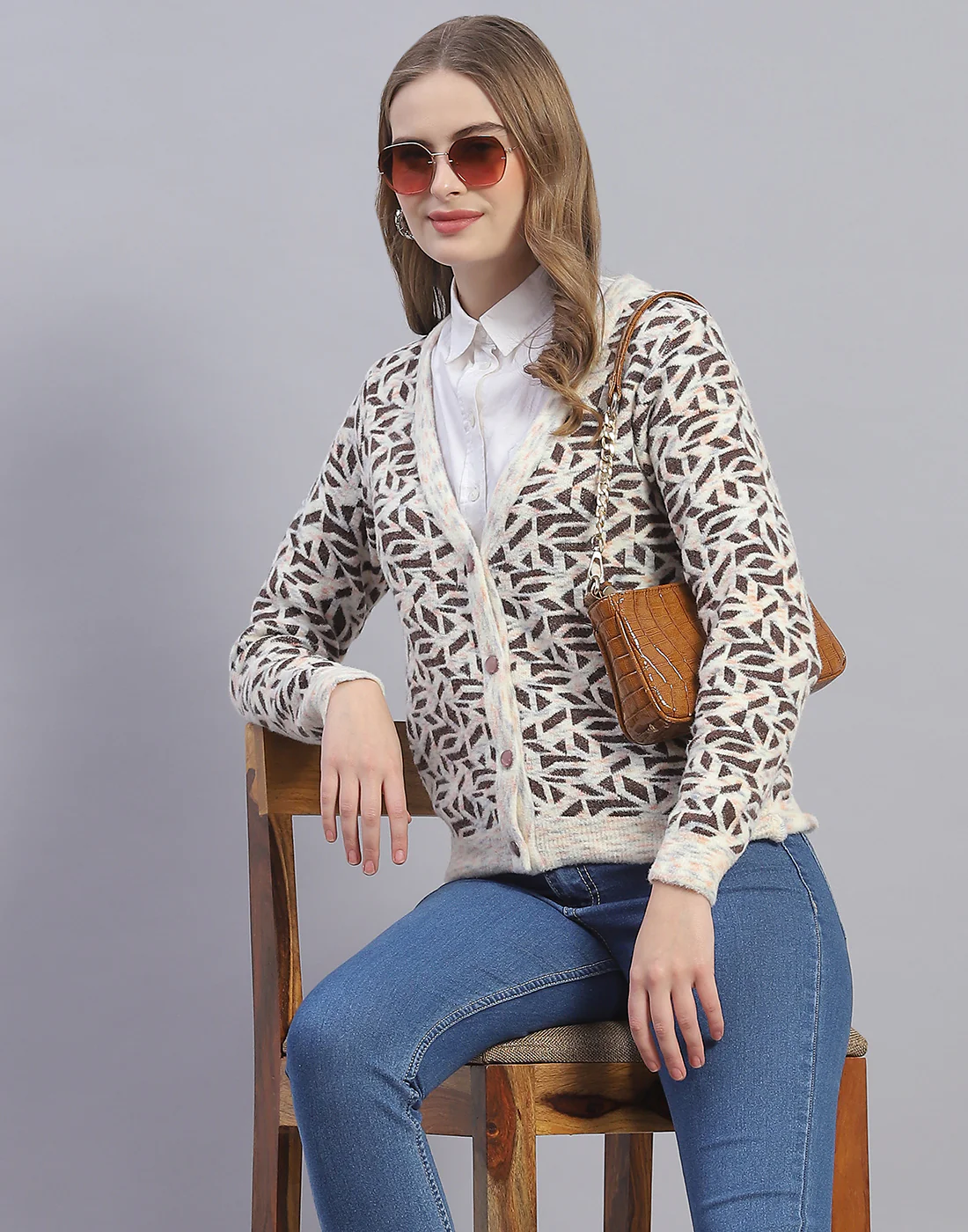 Women Off White Jaquard V Neck Full Sleeve Cardigan - Image 6