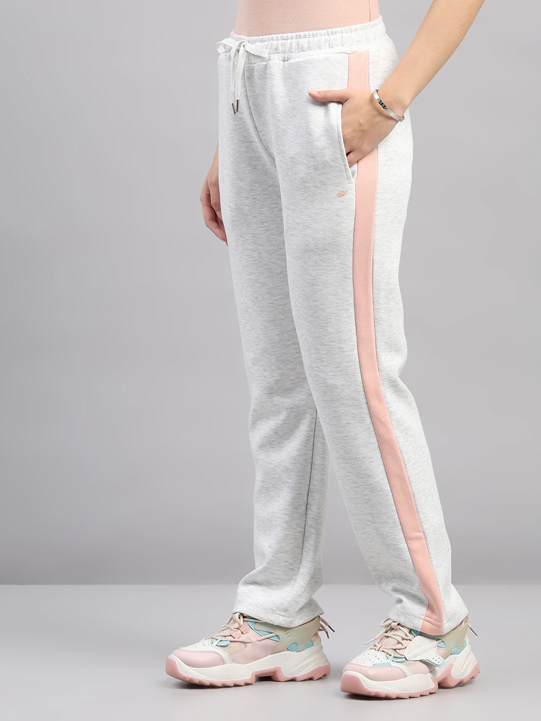 Women Off White Printed Mock Neck Full Sleeve Winter Tracksuit - Image 7