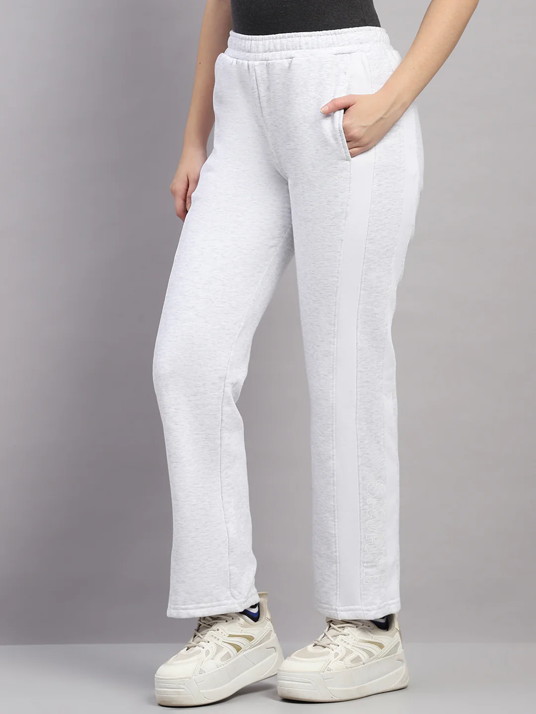 Women Off White Printed Regular Fit Winter Lower - Image 3