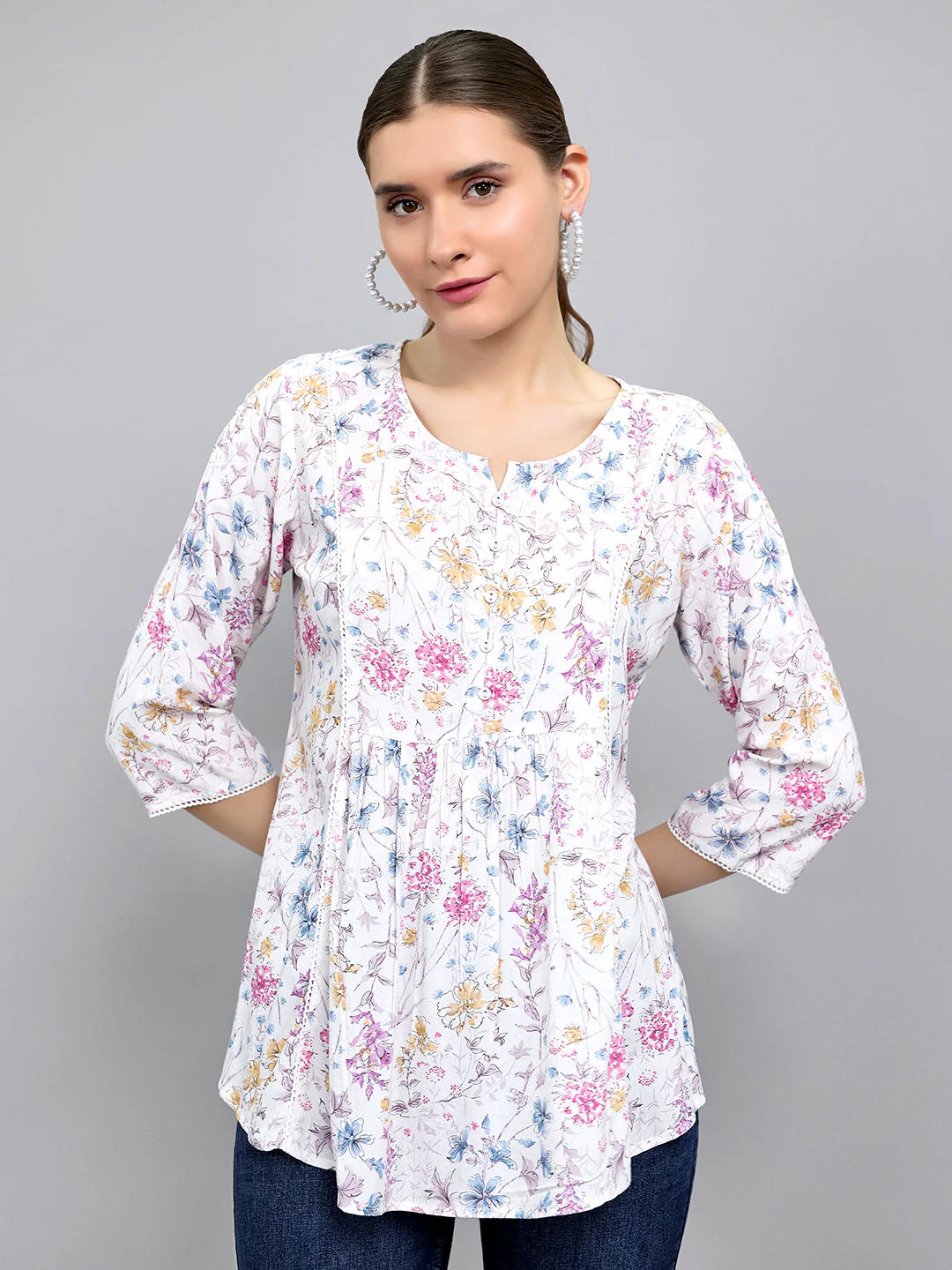 Women Off White Printed Round Neck 3/4th Sleeve Top
