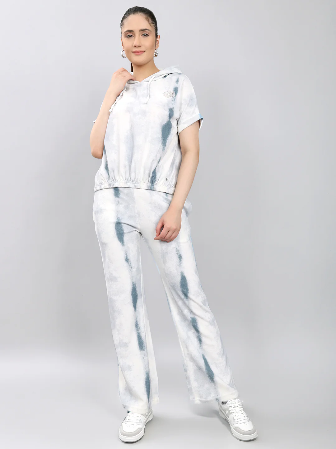 Women Off White Printed Round Neck Half Sleeve Cords Set