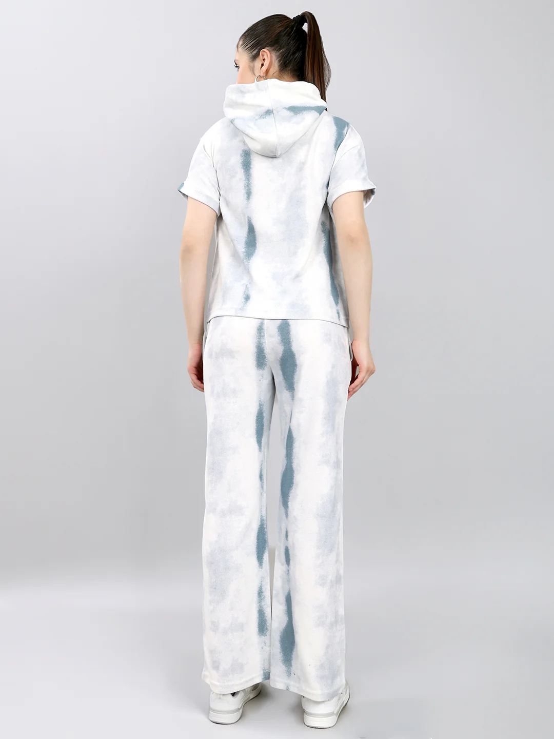 Women Off White Printed Round Neck Half Sleeve Cords Set - Image 5