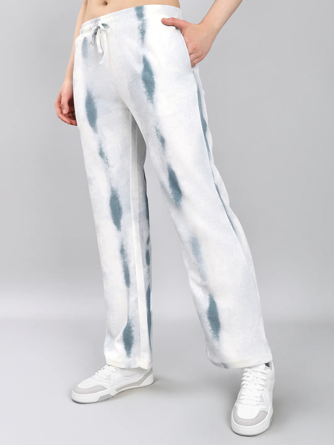 Women Off White Printed Round Neck Half Sleeve Cords Set - Image 6