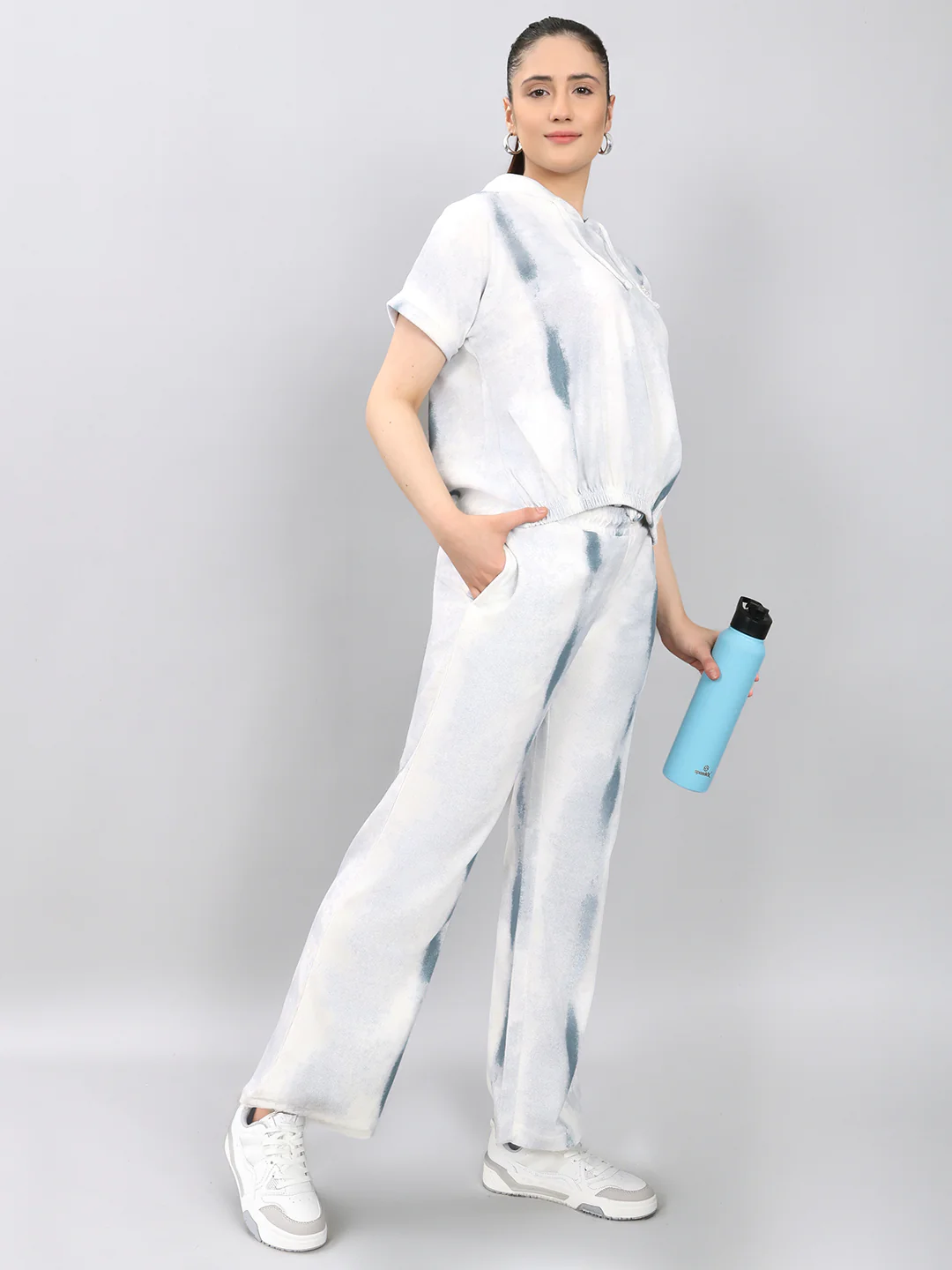 Women Off White Printed Round Neck Half Sleeve Cords Set - Image 7