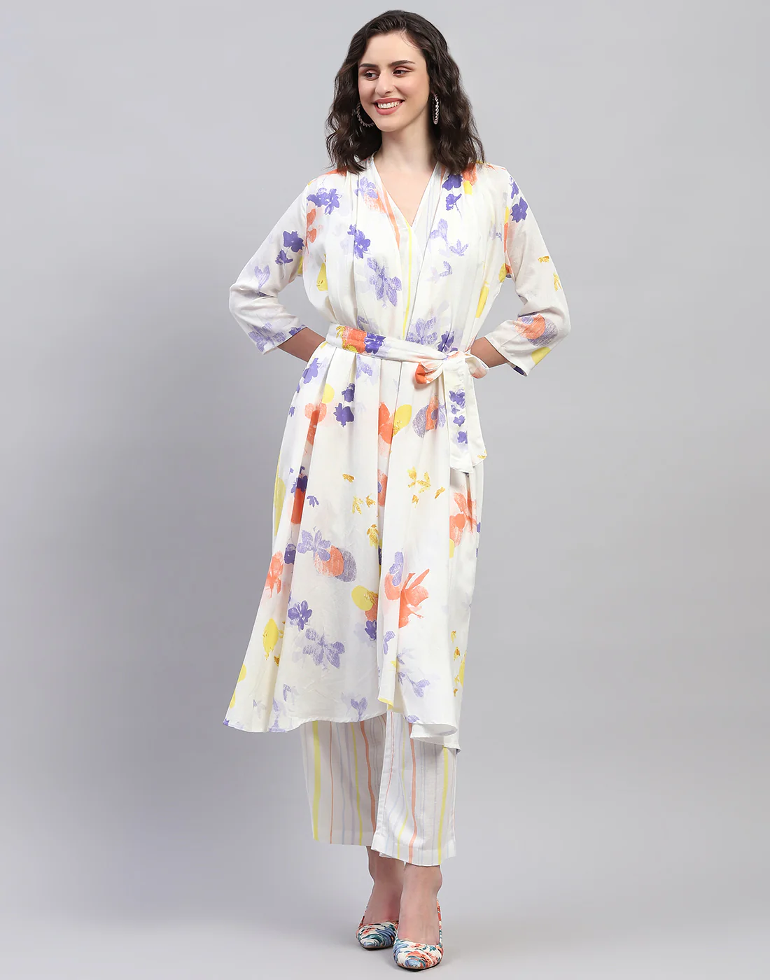 Women Off White Printed V Neck 3/4 Sleeve 3Pc Set - Image 3