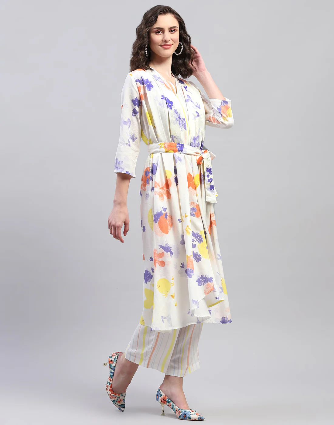 Women Off White Printed V Neck 3/4 Sleeve 3Pc Set - Image 5