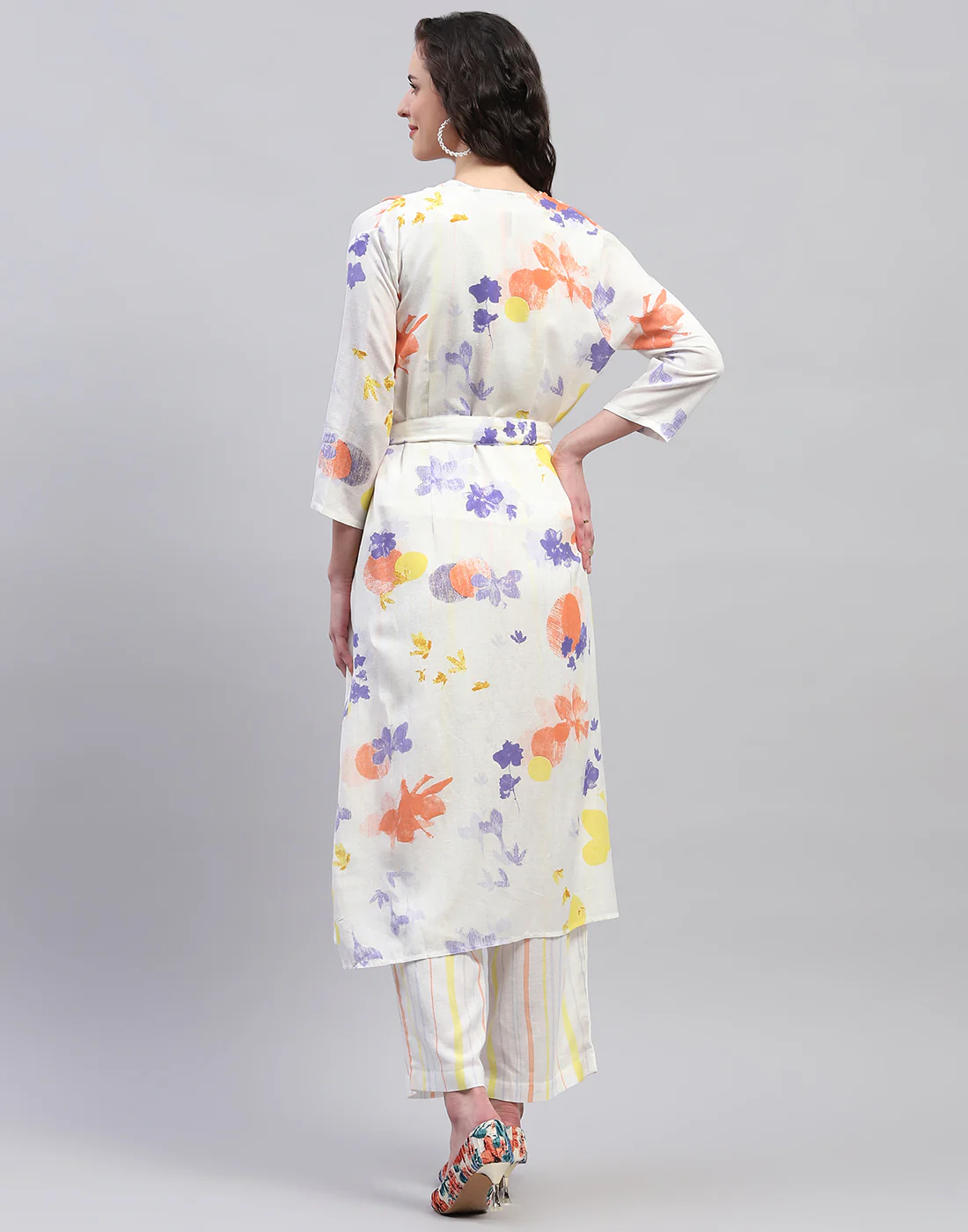 Women Off White Printed V Neck 3/4 Sleeve 3Pc Set - Image 6