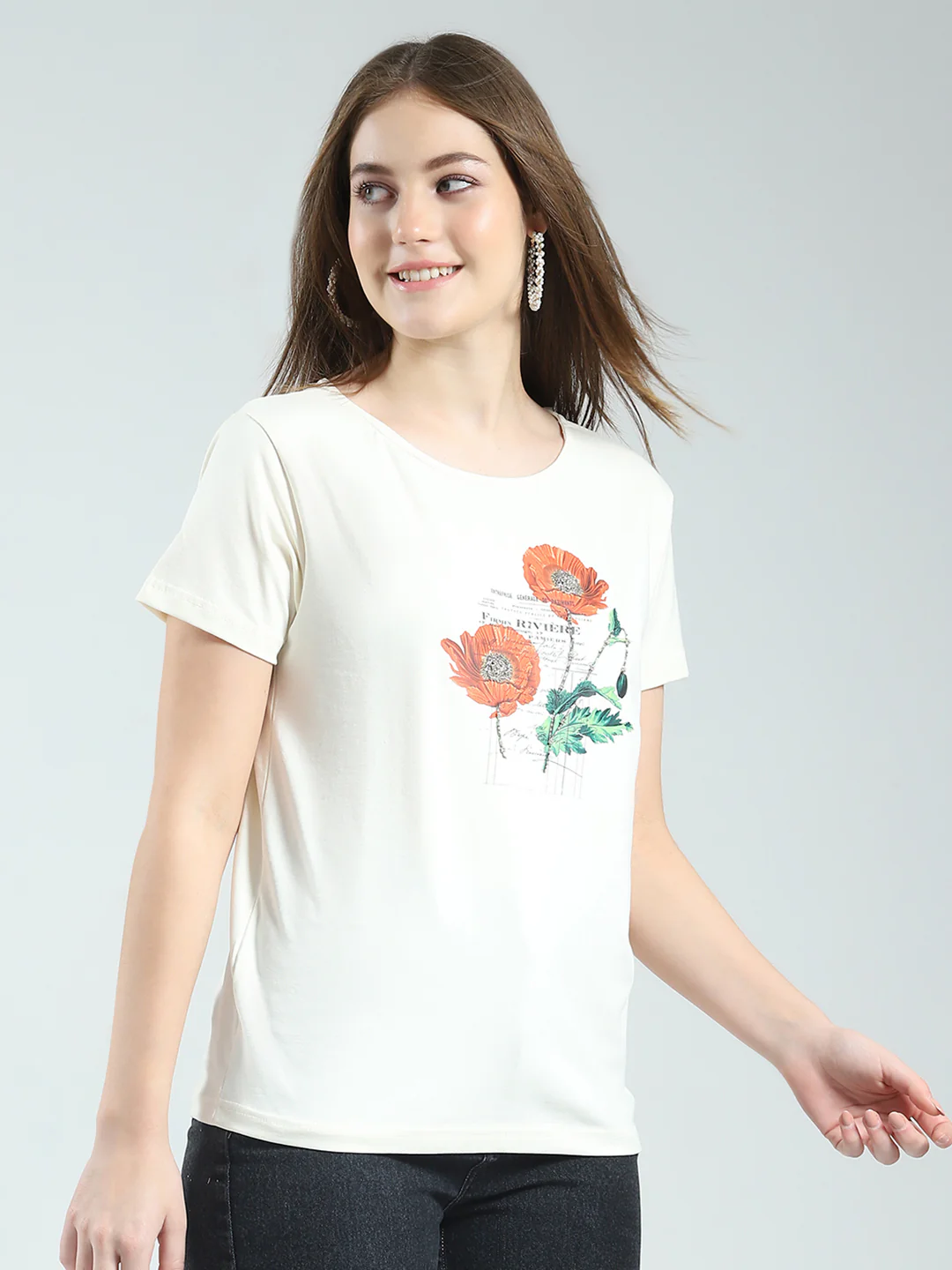 Women Off White Printed Round Neck Half Sleeve Top - Image 4