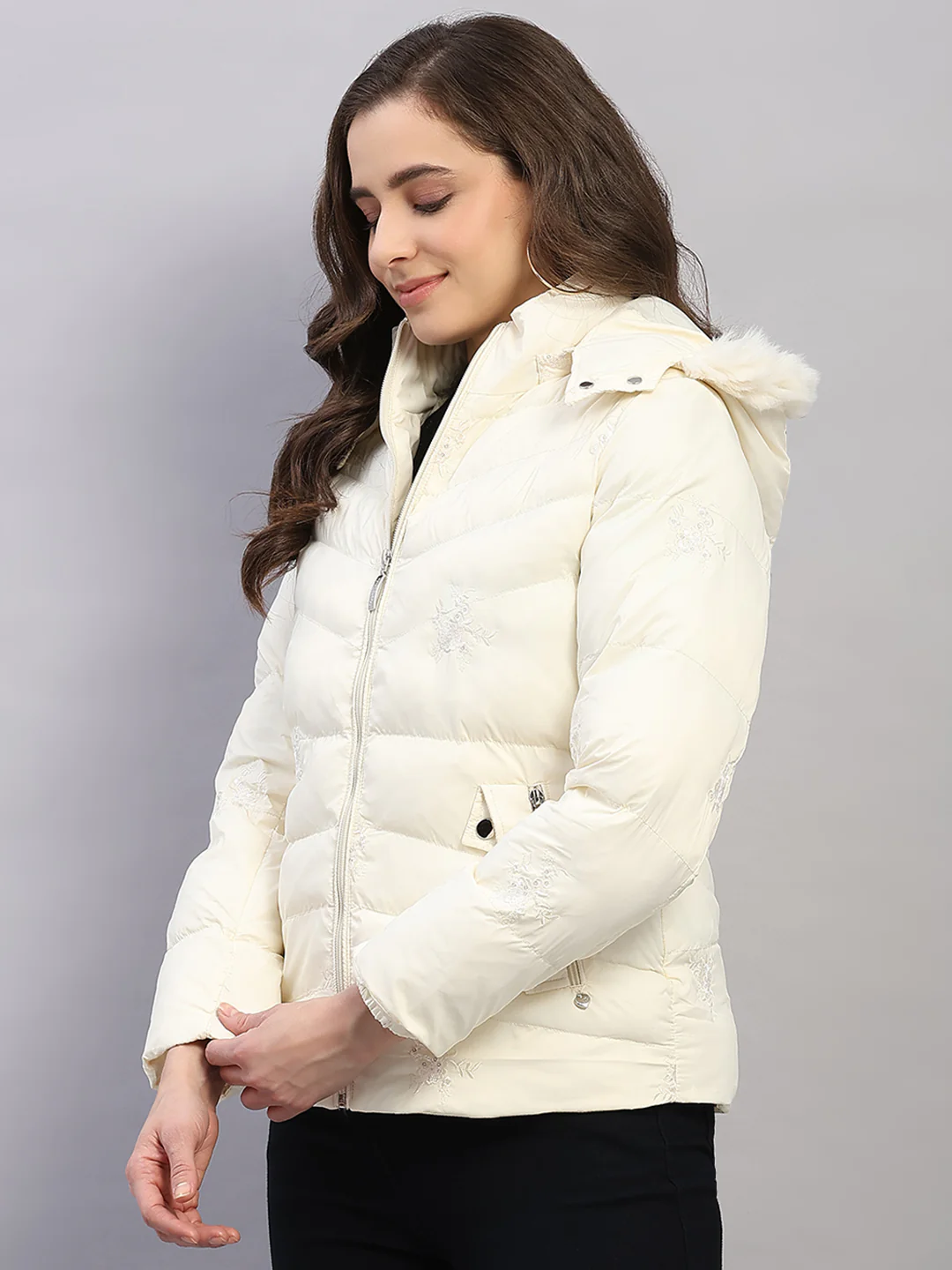 Women Off White Solid Hooded Full Sleeve Jacket - Image 3