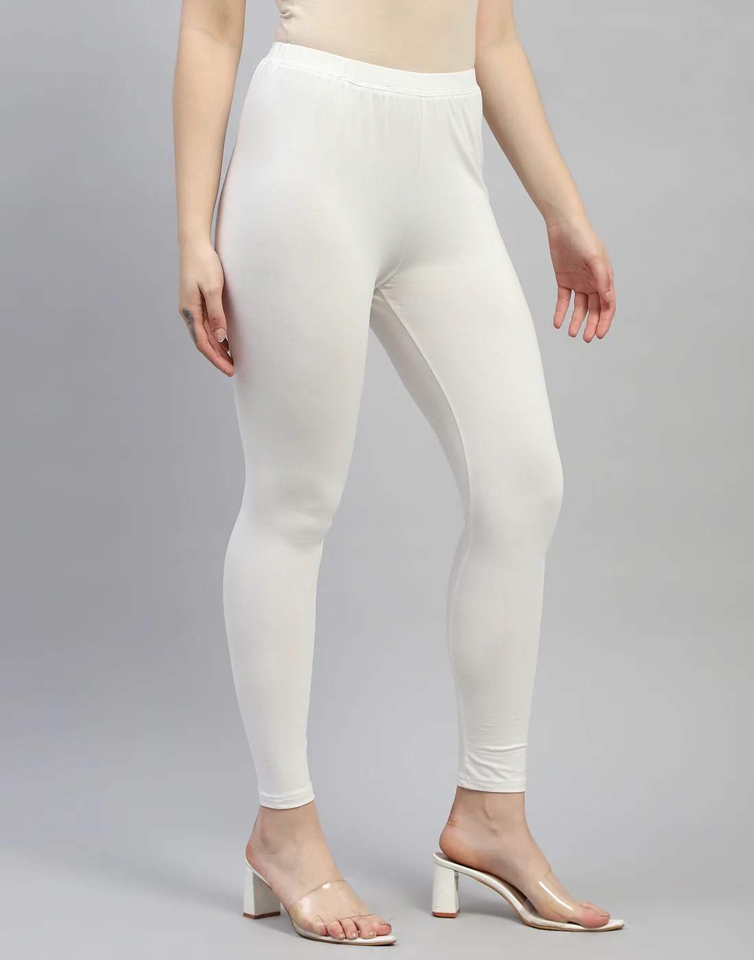 Women Off White Solid Regular Fit Legging - Image 5