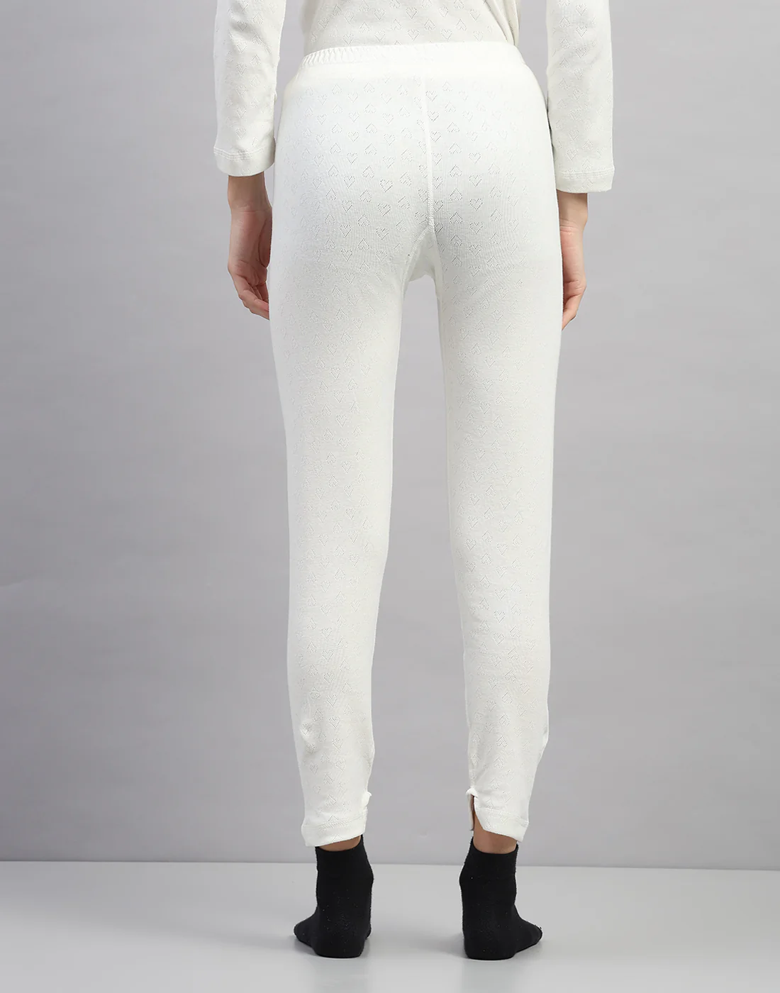 Women Off White Solid Regular Fit Thermal Lower - Image 4