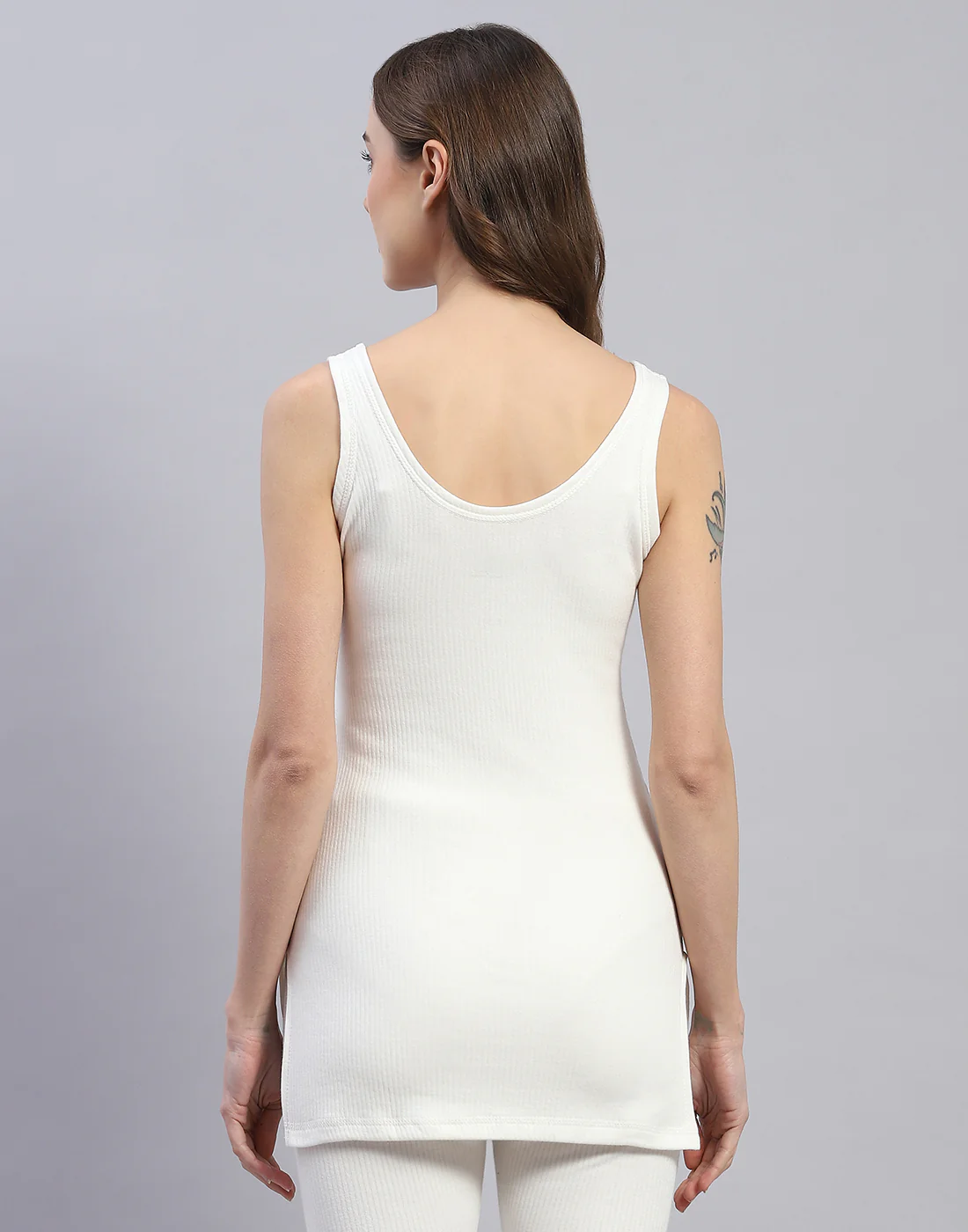 Women Off White Solid Round Neck Sleeveless Thermal Vest - Image 5