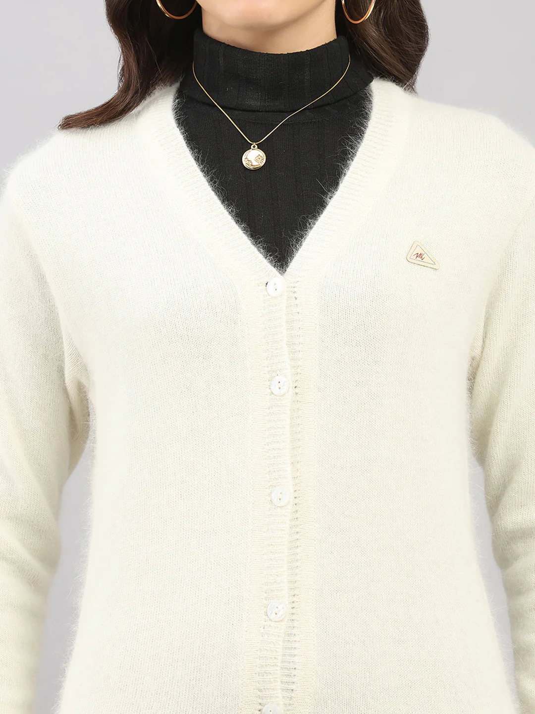 Women Off White Solid V Neck Full Sleeve Cardigan - Image 6