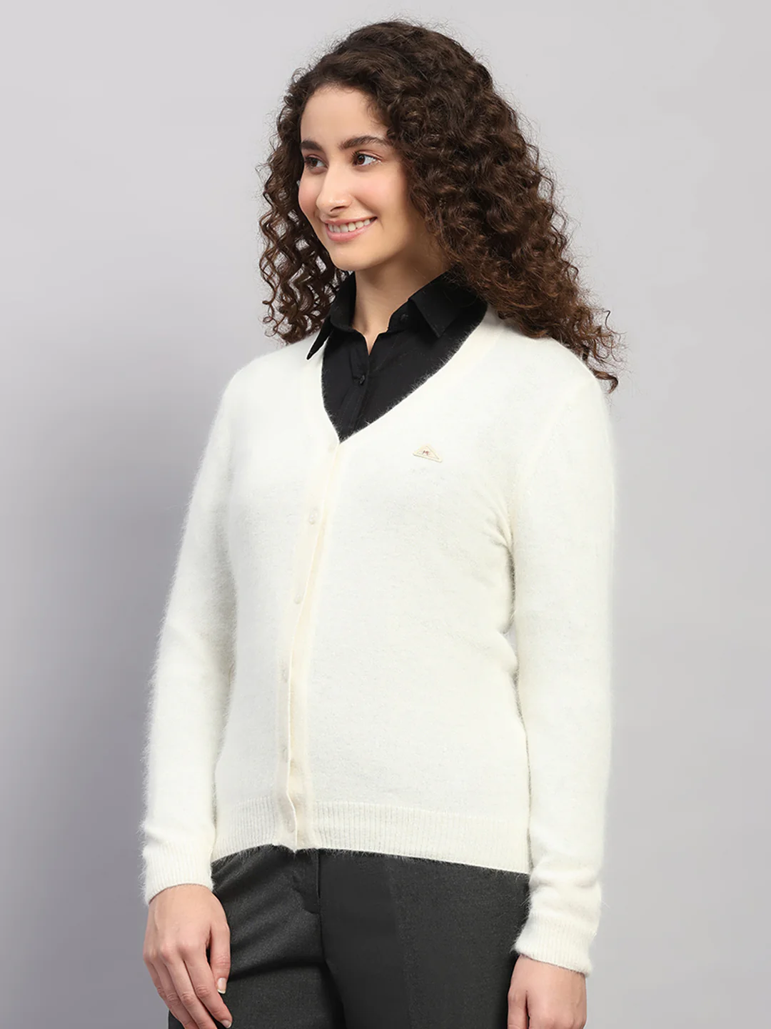 Women Off White Solid V Neck Full Sleeve Cardigan - Image 3