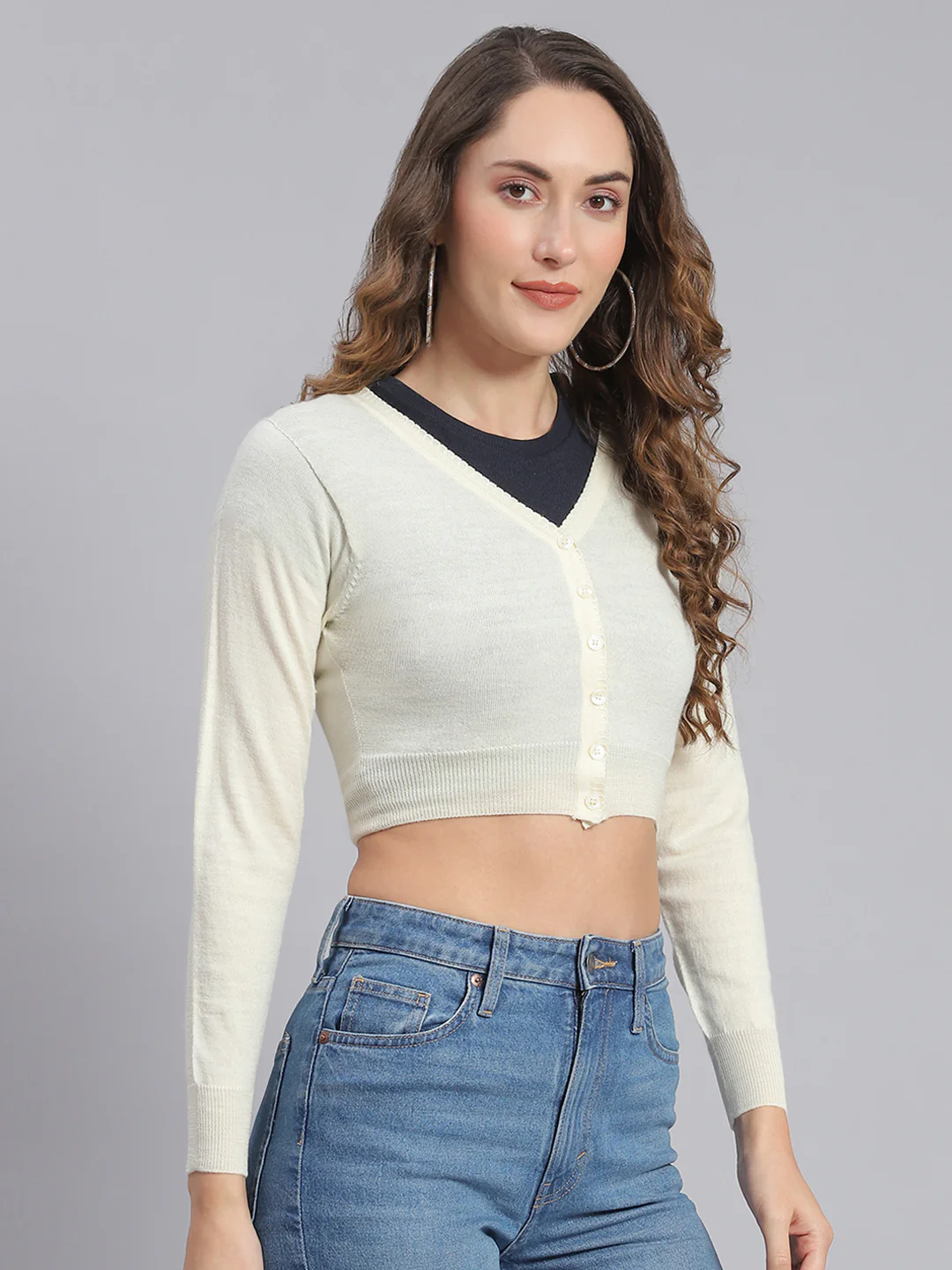 Women Off White Solid V Neck Full Sleeve Sweater - Image 6