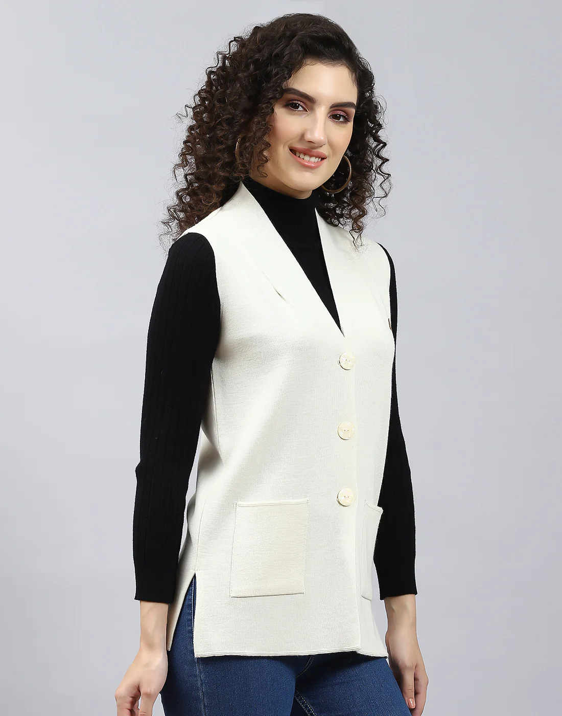 Women Off White Solid V Neck Sleeveless Cardigan - Image 4