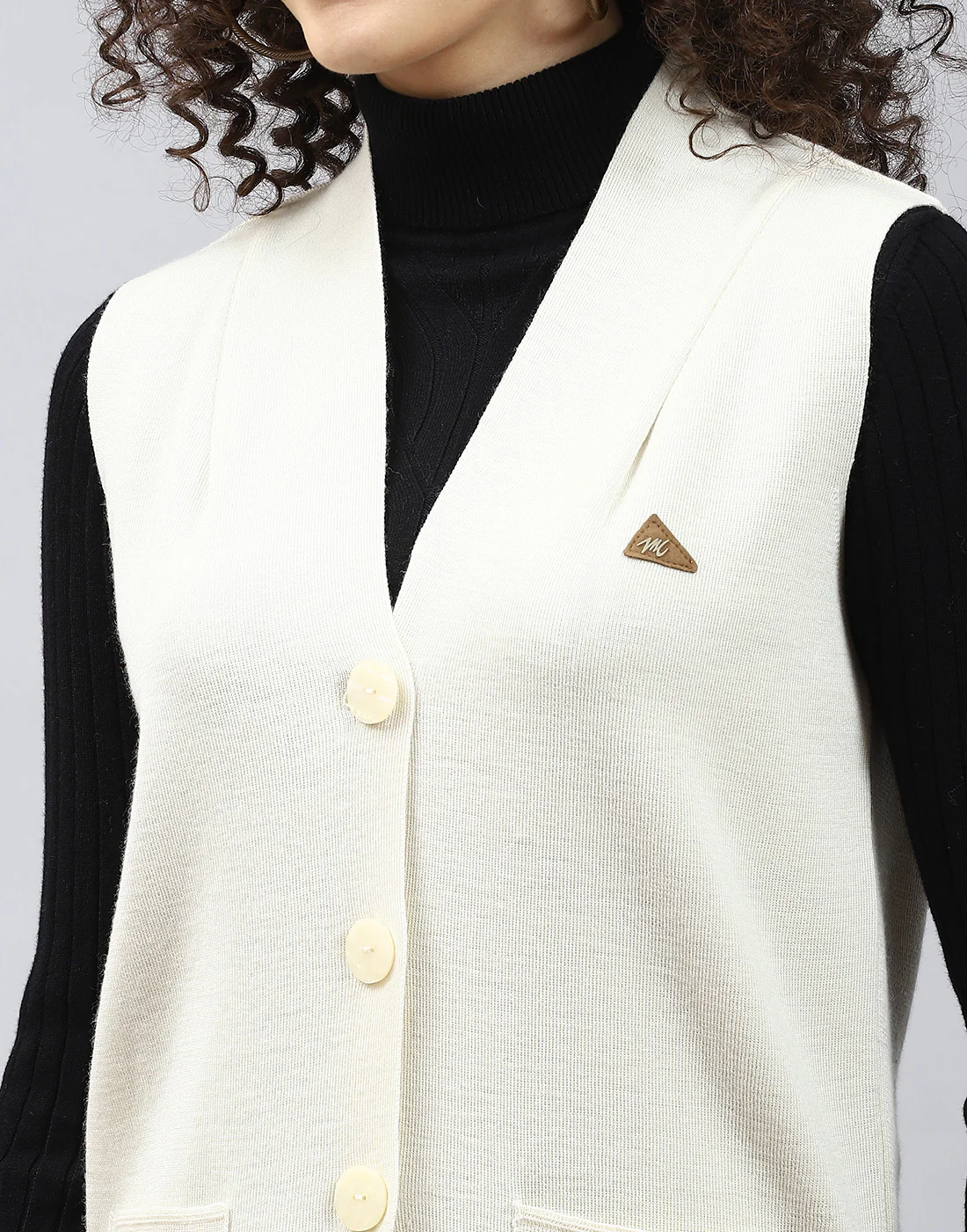 Women Off White Solid V Neck Sleeveless Cardigan - Image 6