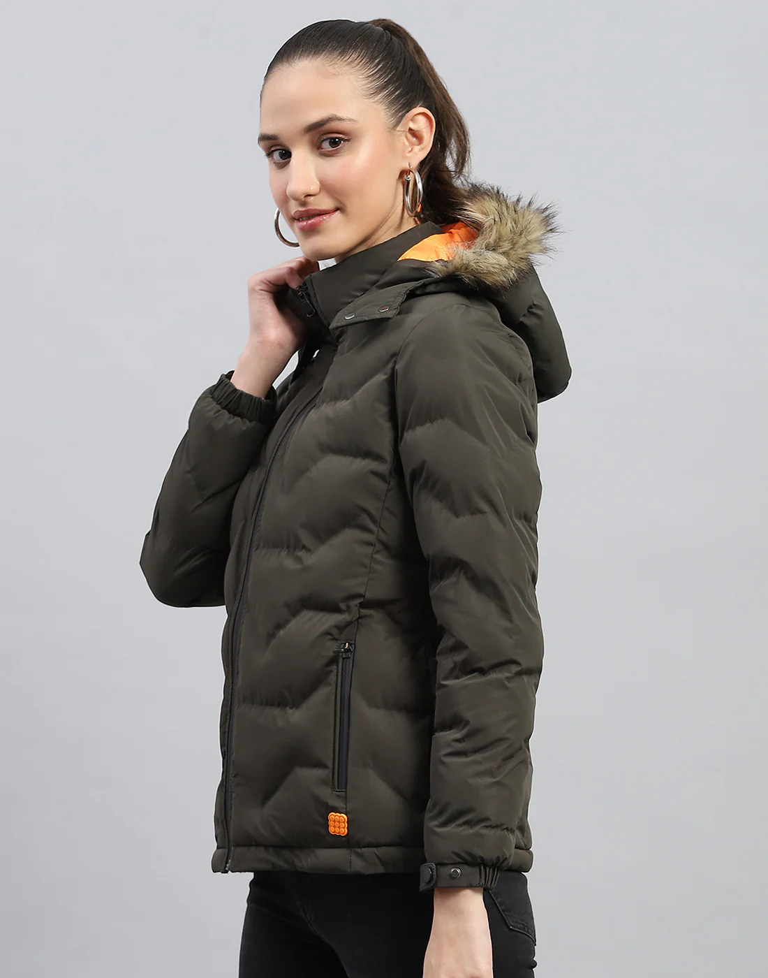 Rock.it Women Olive Solid Hooded Full Sleeve Heating Jacket - Image 3