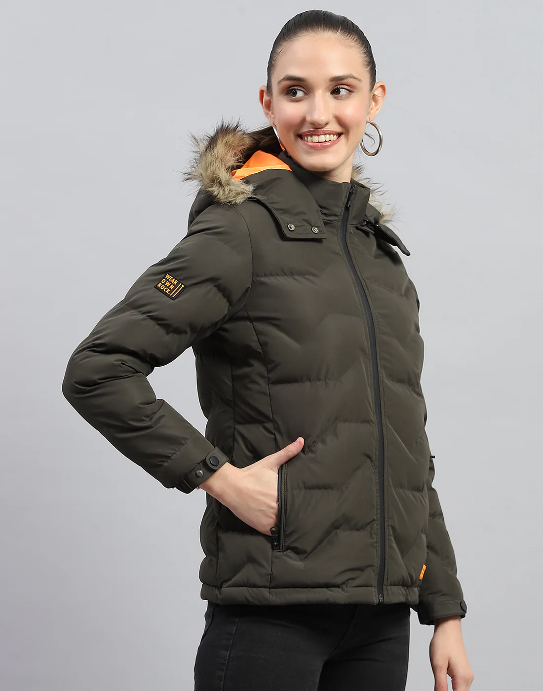 Rock.it Women Olive Solid Hooded Full Sleeve Heating Jacket - Image 4