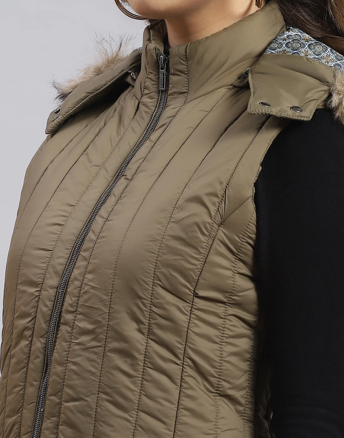 Women Olive Solid Hooded Sleeveless Jacket - Image 7