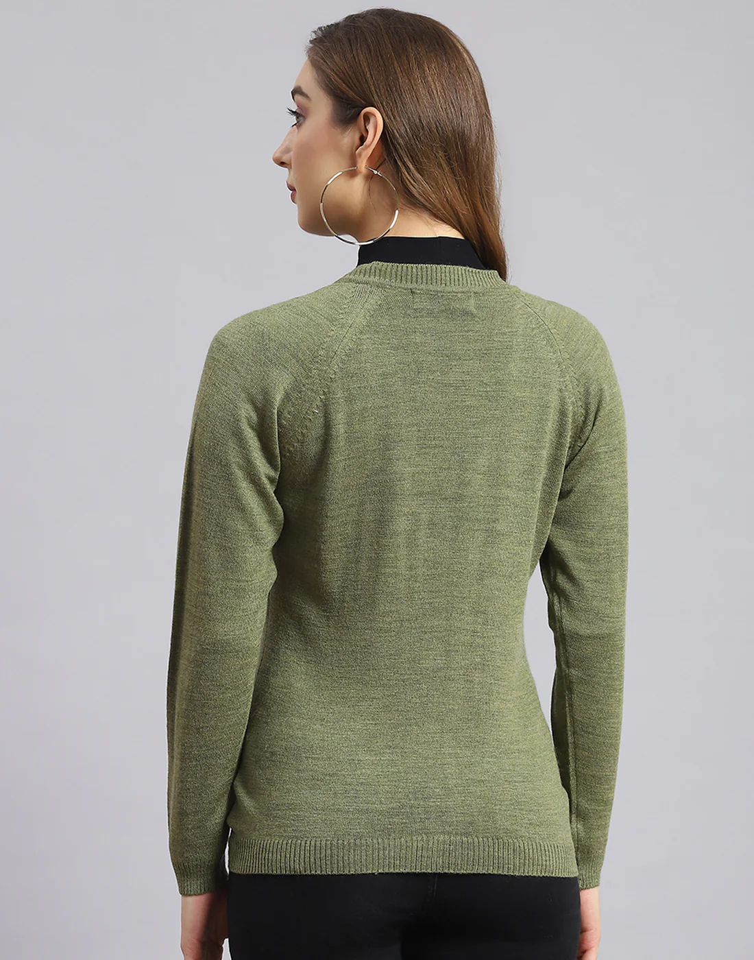 Women Olive Solid V Neck Full Sleeve Sweater - Image 5
