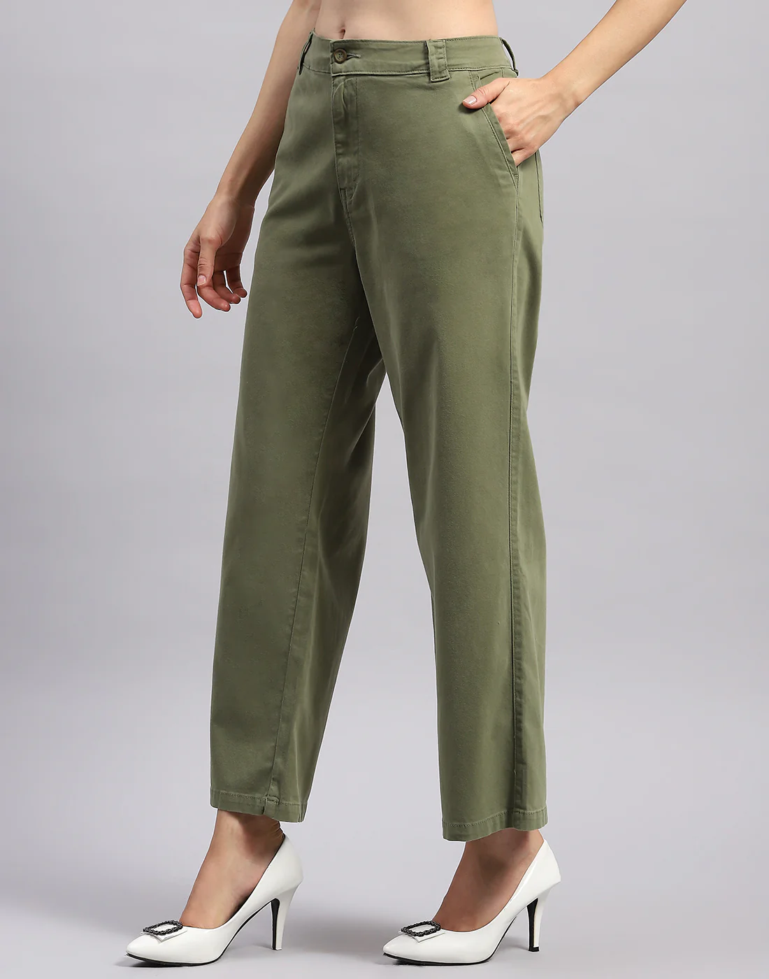 Women Olive Solid Wide Leg Trouser - Image 3