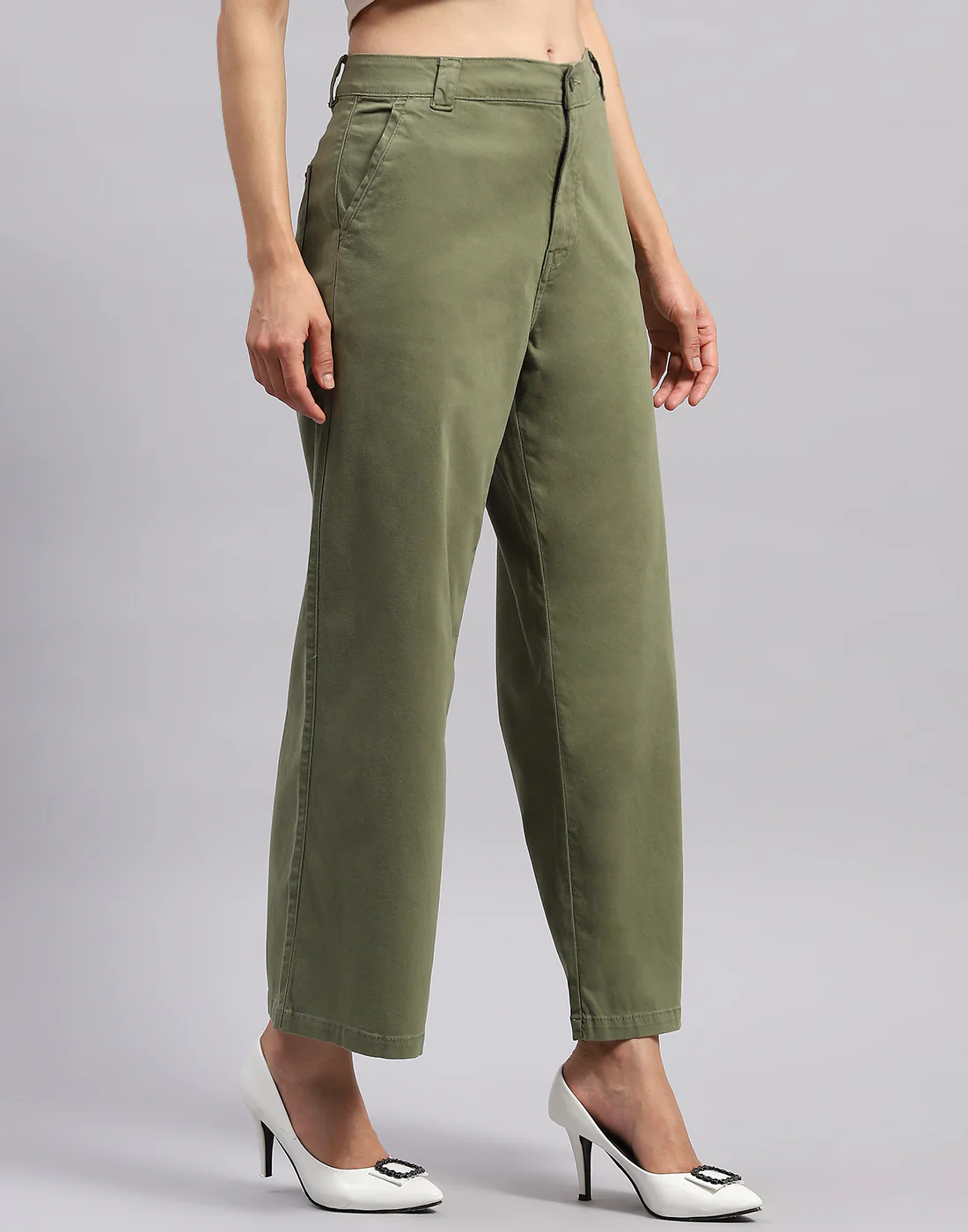 Women Olive Solid Wide Leg Trouser - Image 4