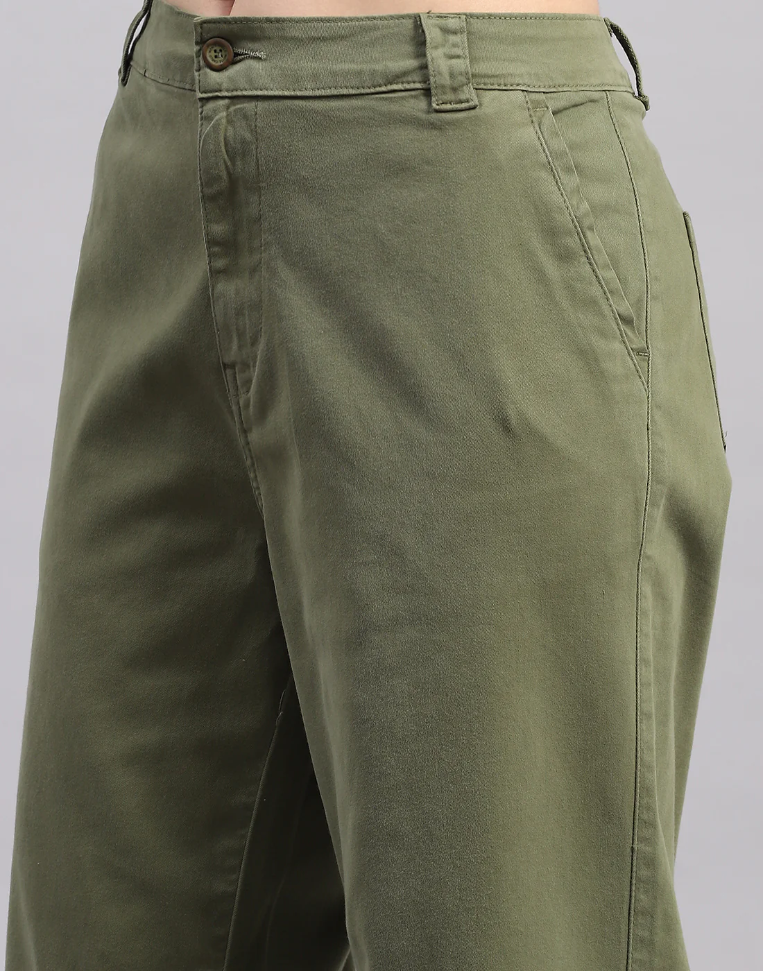 Women Olive Solid Wide Leg Trouser - Image 6