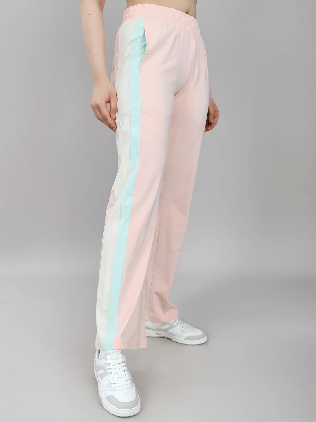 Women Peach Solid Regular Fit Lower - Image 3