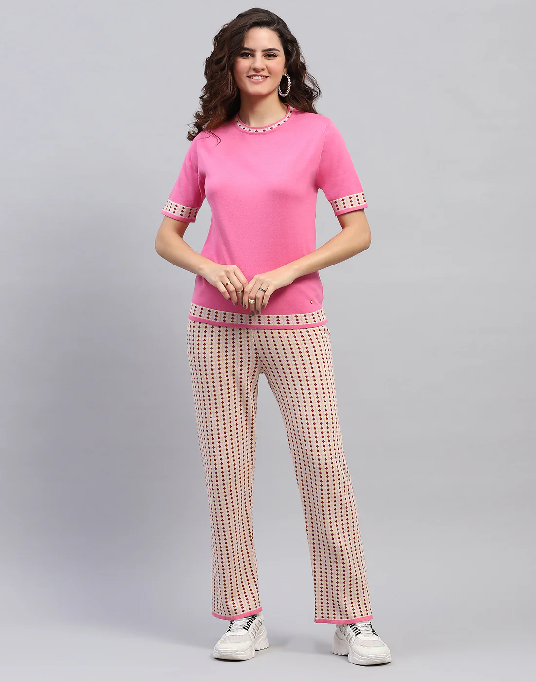 Women Pink Jaquard Round Neck Half Sleeve Cords Set - Image 2