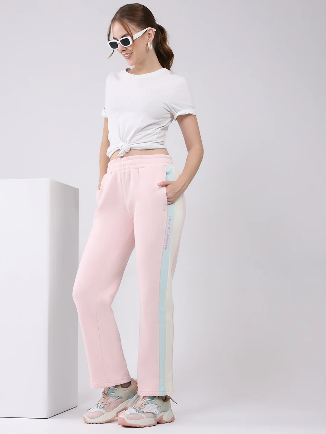 Women Pink Printed Regular Fit Winter Lower - Image 2