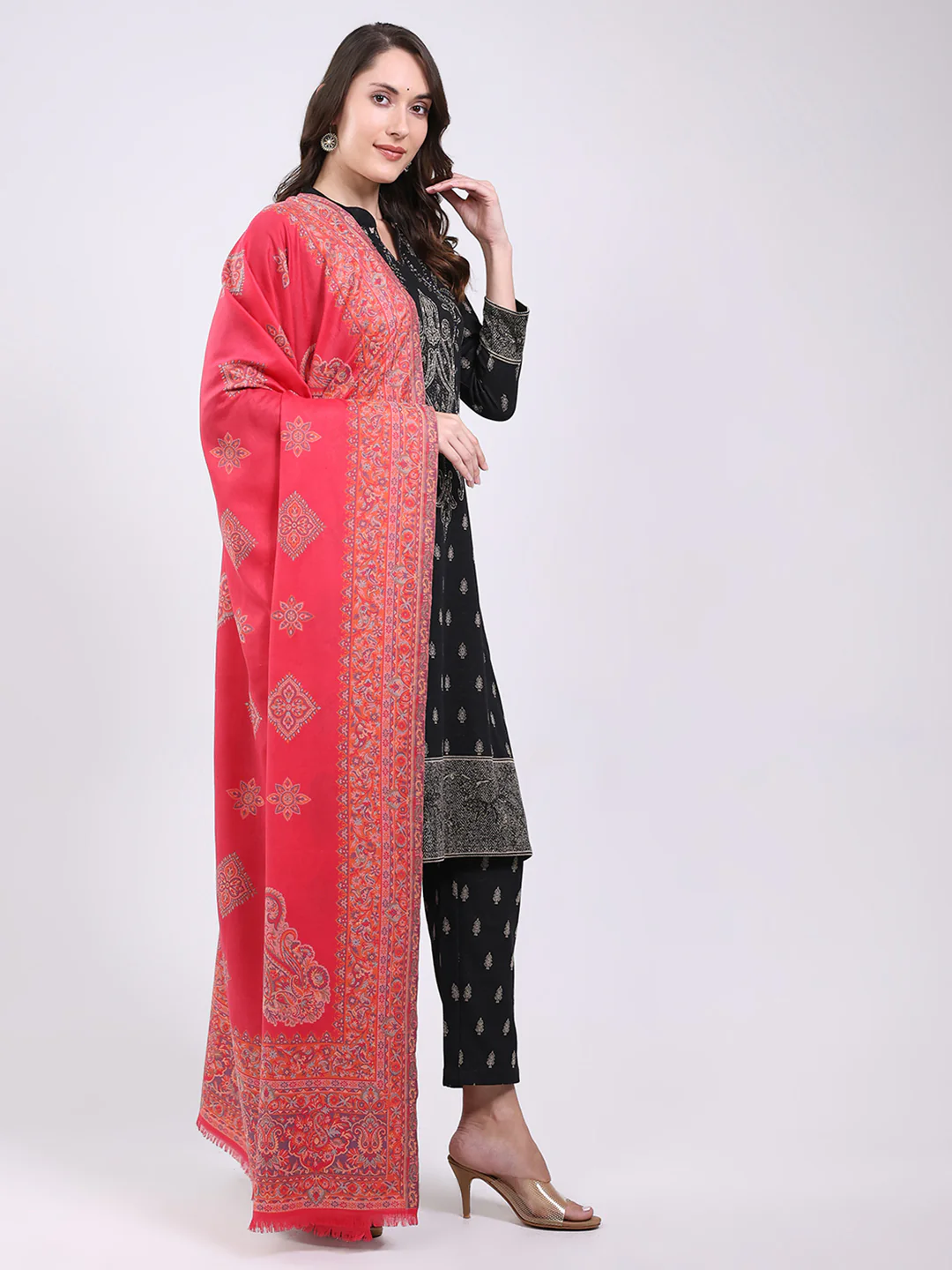 Women Pink Printed Wool Blend Shawl - Image 4