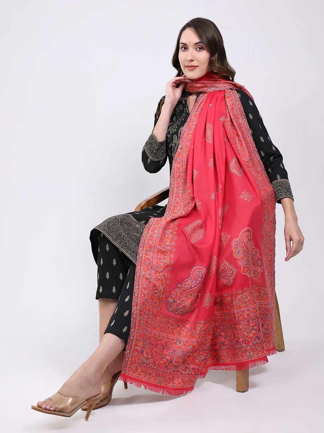 Women Pink Printed Wool Blend Shawl - Image 5