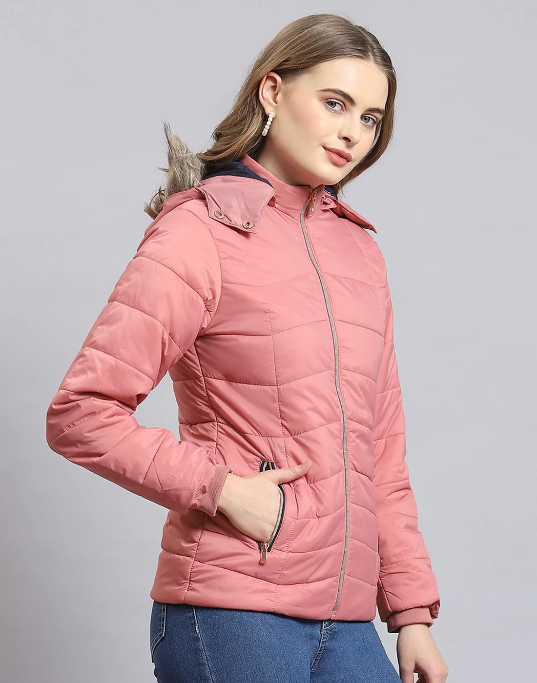 Women Pink Solid Hooded Full Sleeve Heating Jacket - Image 5