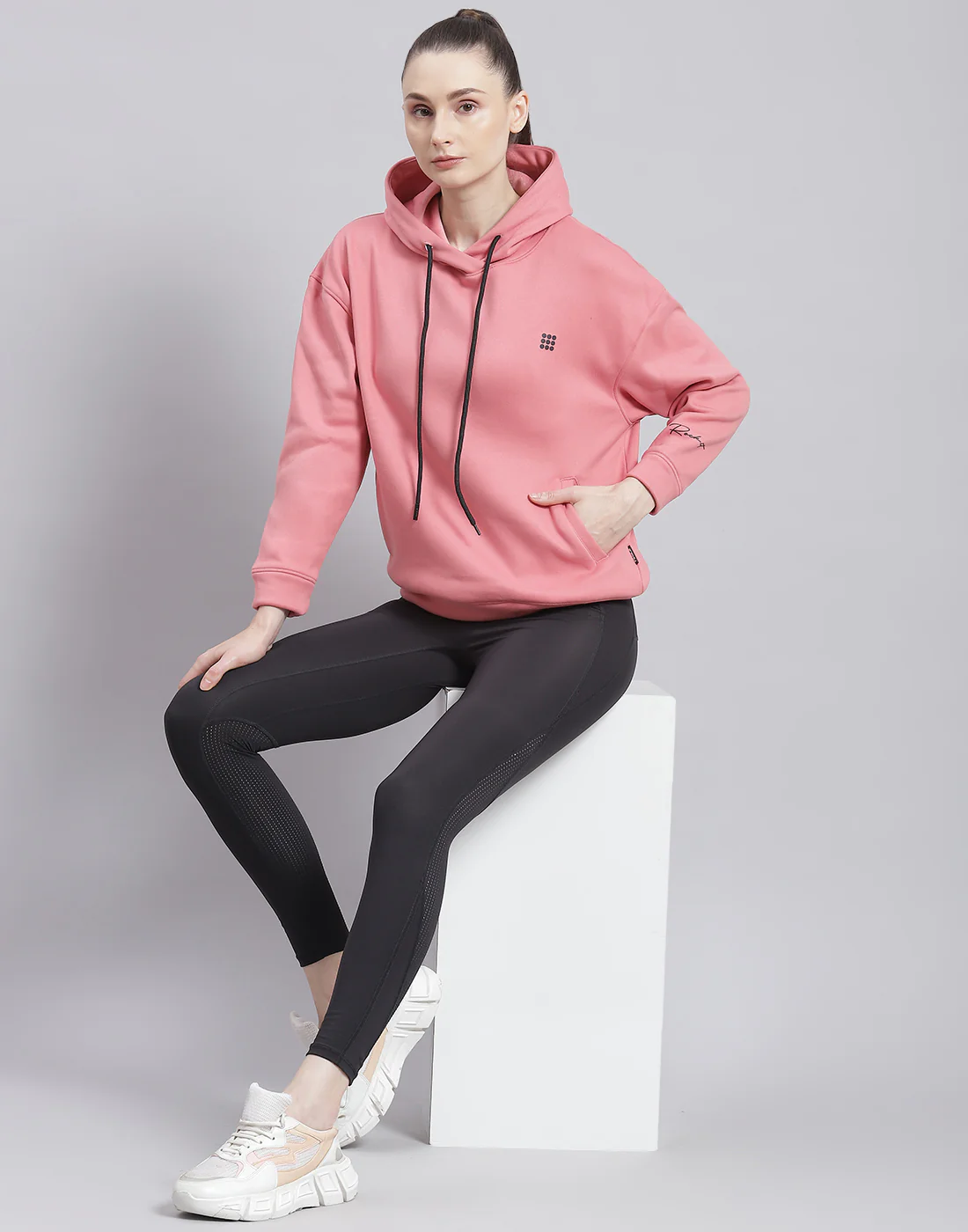 Rock.it Women Pink Solid Hooded Full Sleeve Sweatshirt - Image 2