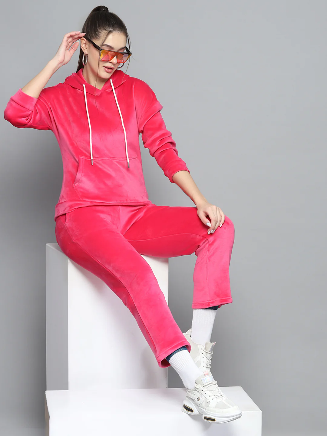 Rock.it Women Pink Solid Hooded Full Sleeve Tracksuit - Image 2