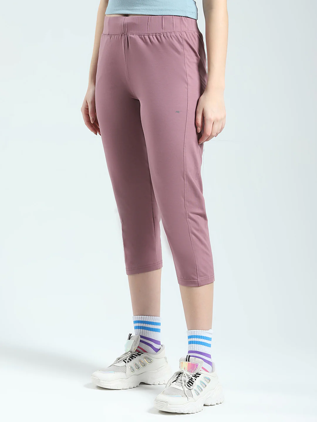 Women Pink Solid Regular Fit Capri - Image 3