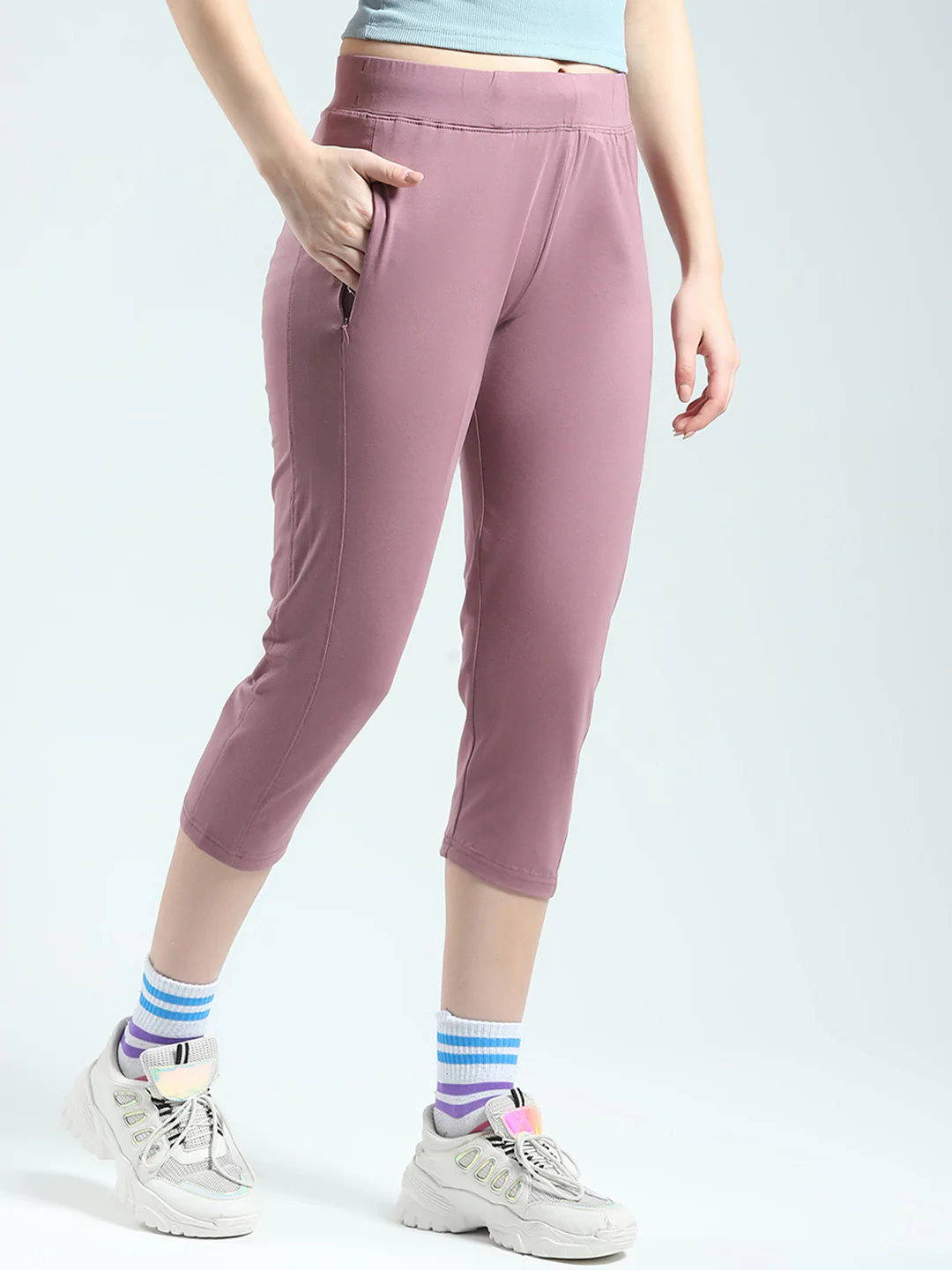 Women Pink Solid Regular Fit Capri - Image 4