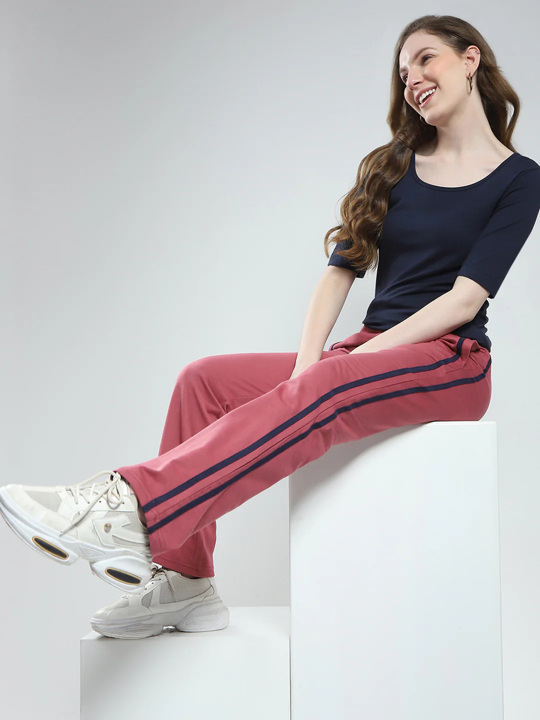 Women Pink Solid Regular Fit Lower - Image 2