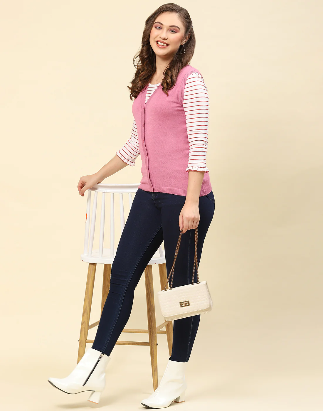 Women Pink Solid V Neck Sleeveless Cardigan - Image 2