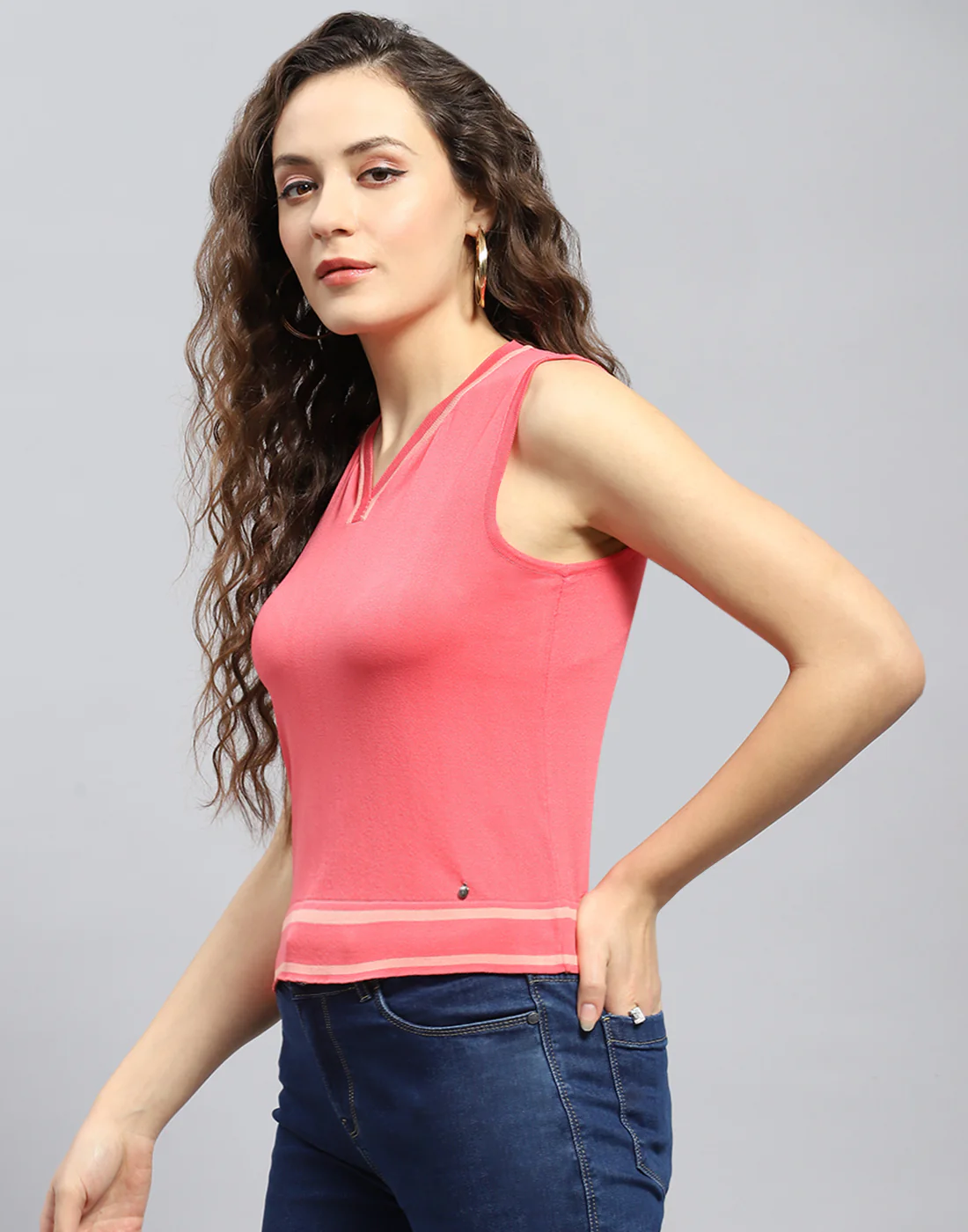 Women Pink Solid V Neck Sleeveless Top - Image 3
