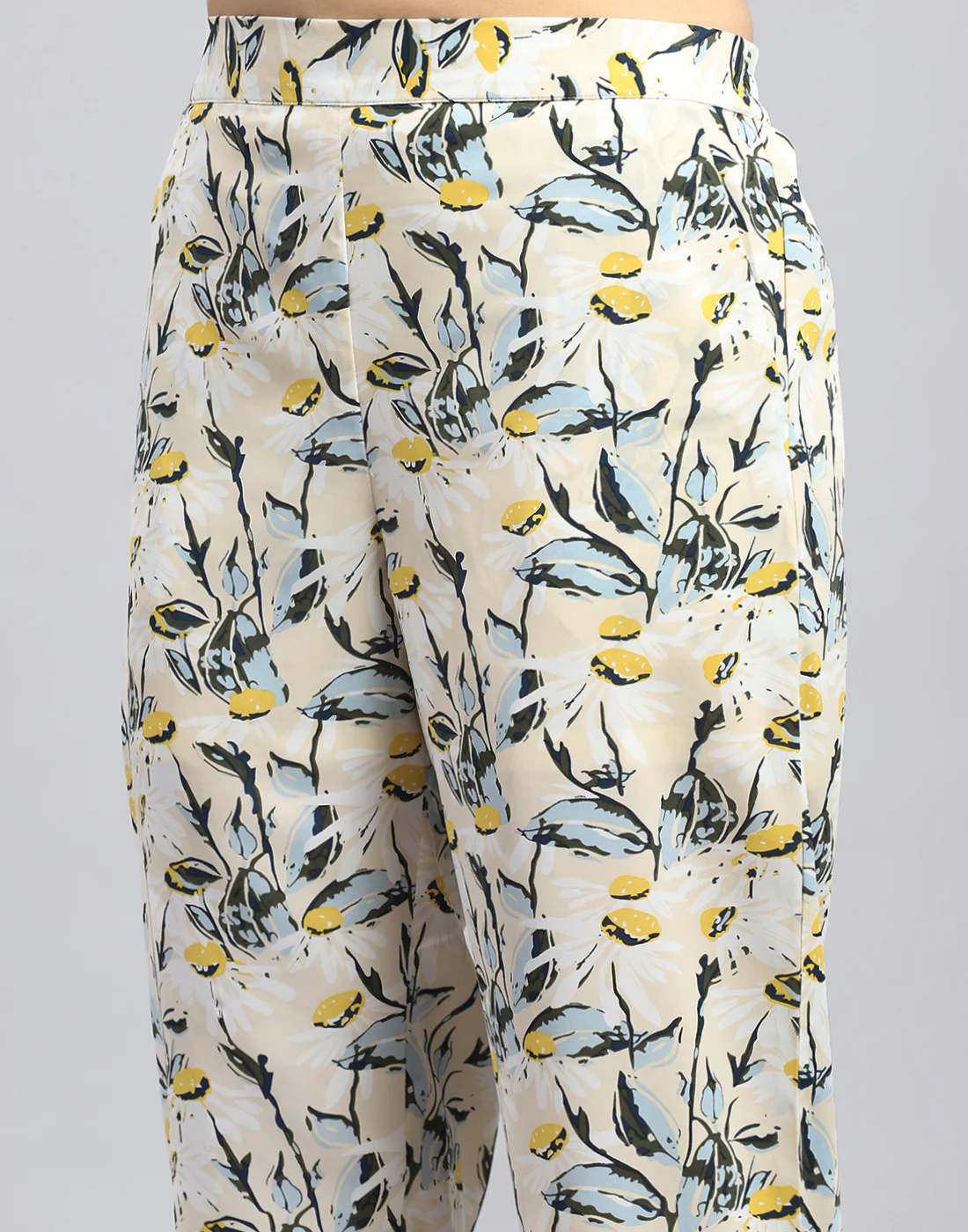Women Pink & Yellow Floral Print V Neck 3/4 Sleeve Cords Set - Image 8