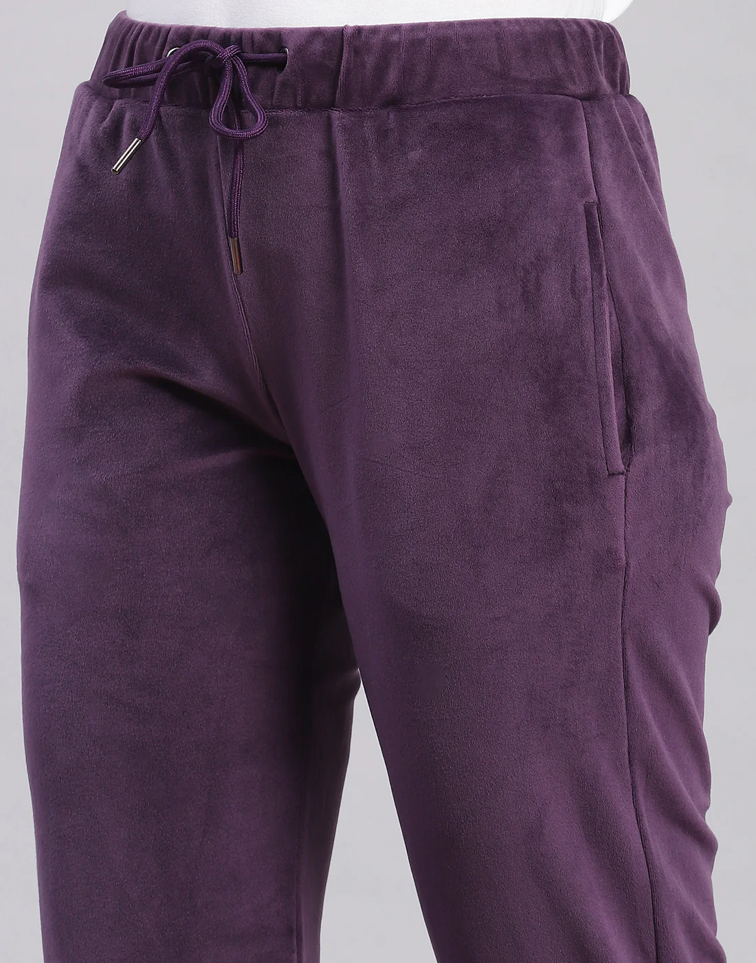 Women Purple Solid Hooded Full Sleeve Tracksuit - Image 8