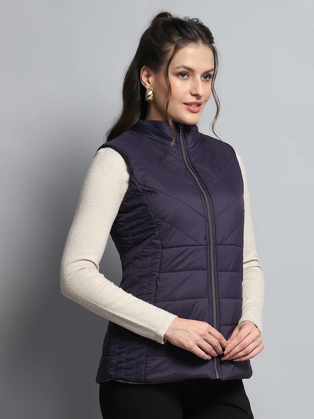 Women Purple Solid Mock Neck Sleeveless Reversible Jacket - Image 4