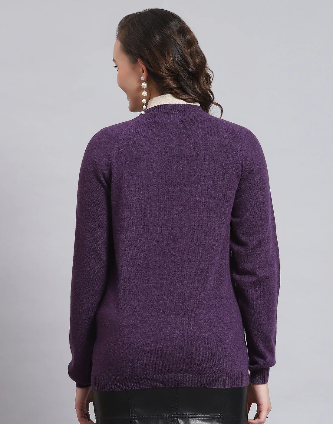 Women Purple Solid V Neck Full Sleeve Sweater - Image 5