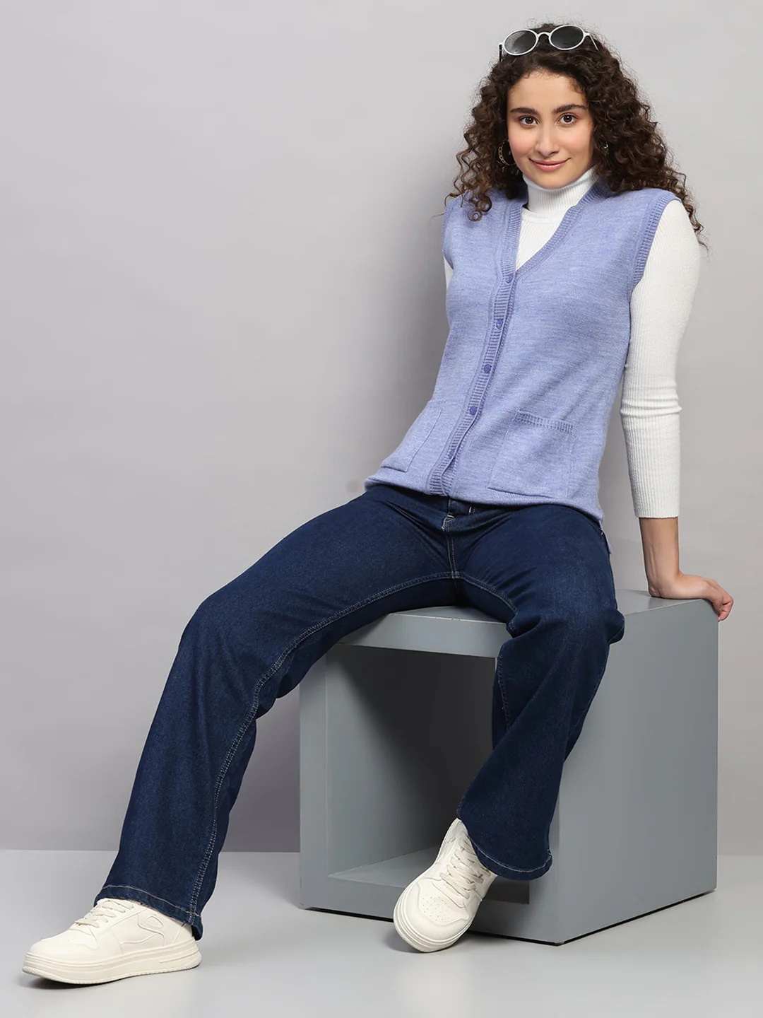 Women Purple Solid V Neck Sleeveless Cardigan - Image 2