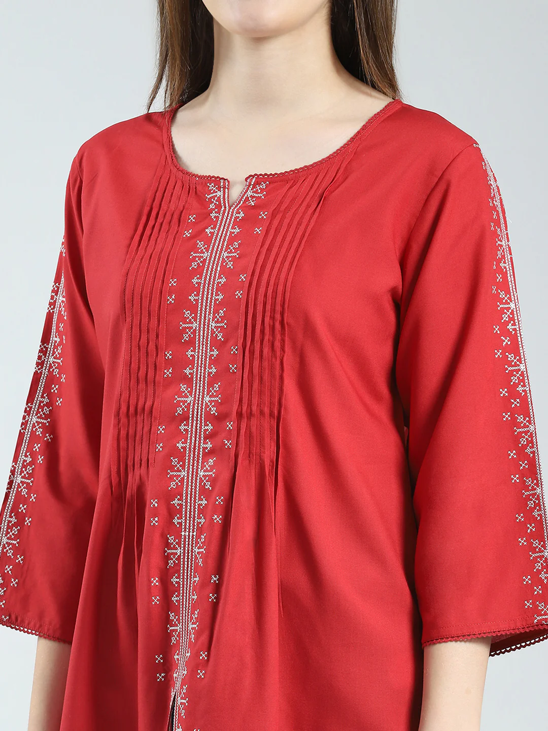 Women Red Printed Round Neck 3/4th Sleeve Top - Image 7