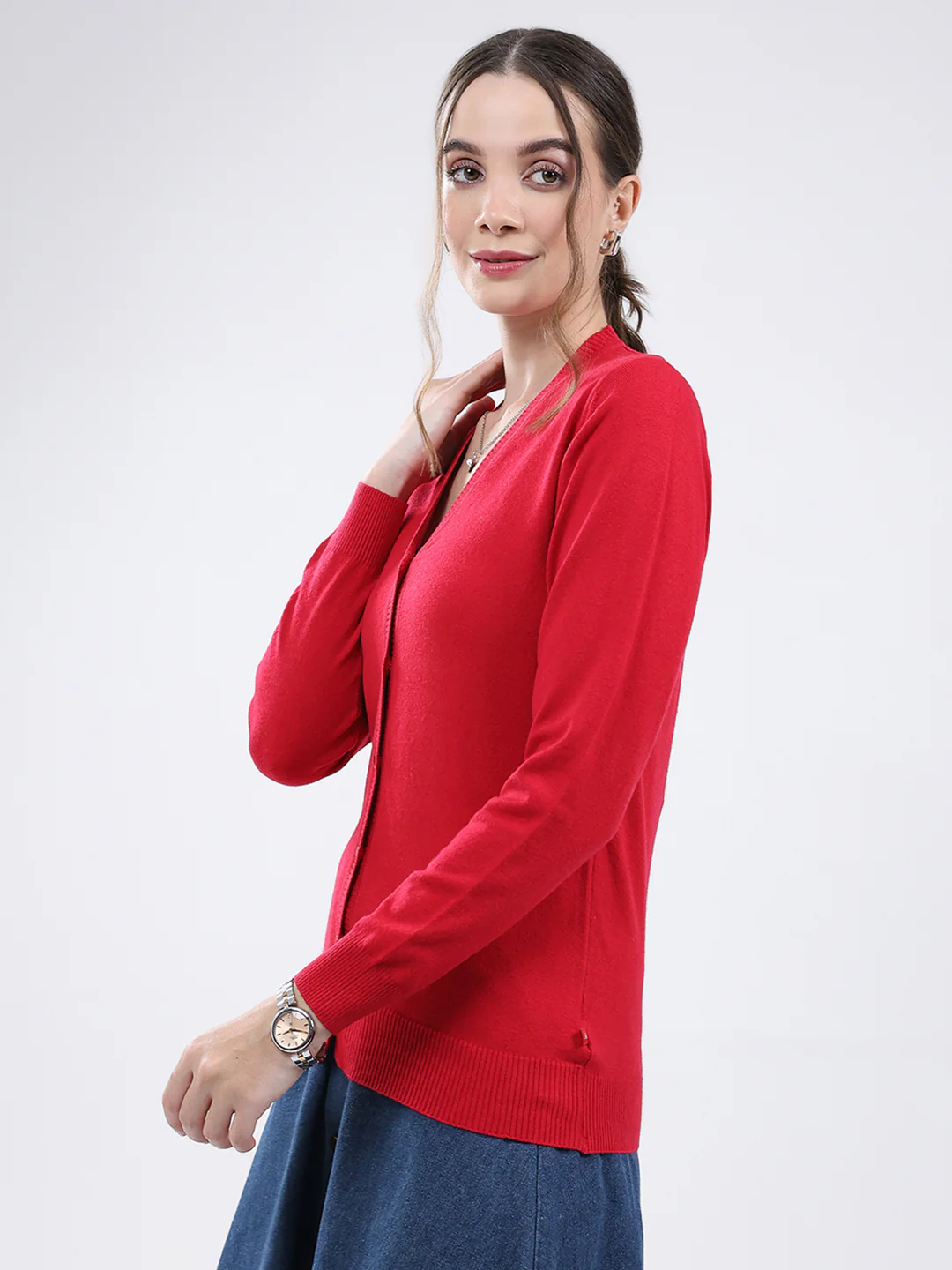 Women Red Solid V Neck Full Sleeve Cardigan - Image 3