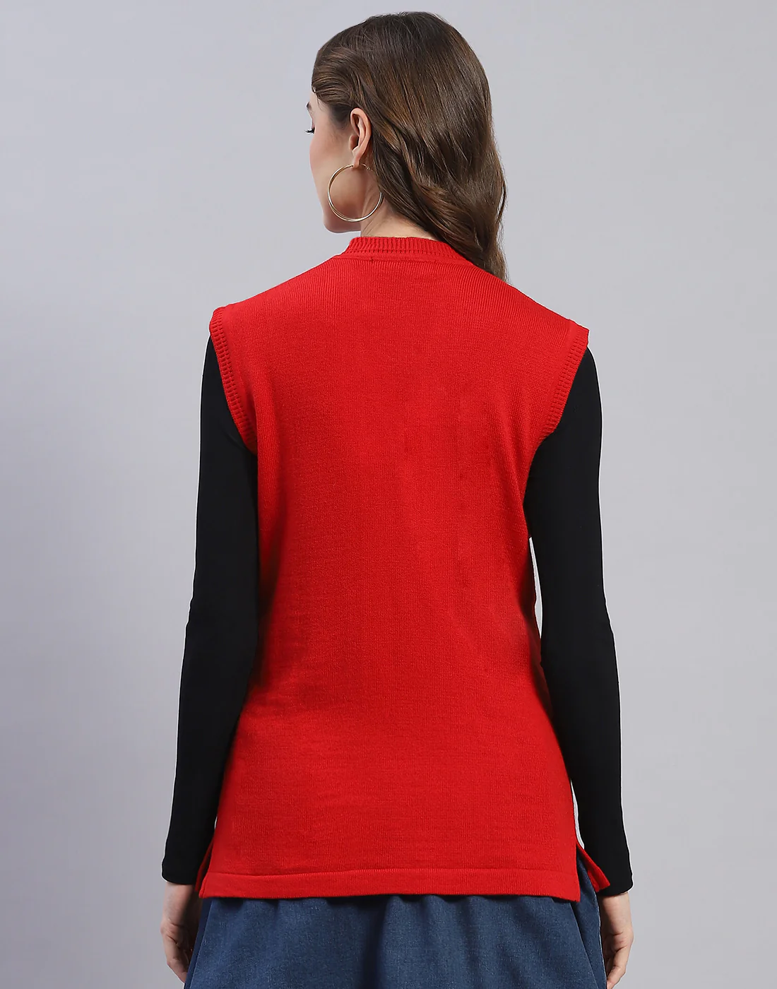 Women Red Solid V Neck Sleeveless Cardigan - Image 5