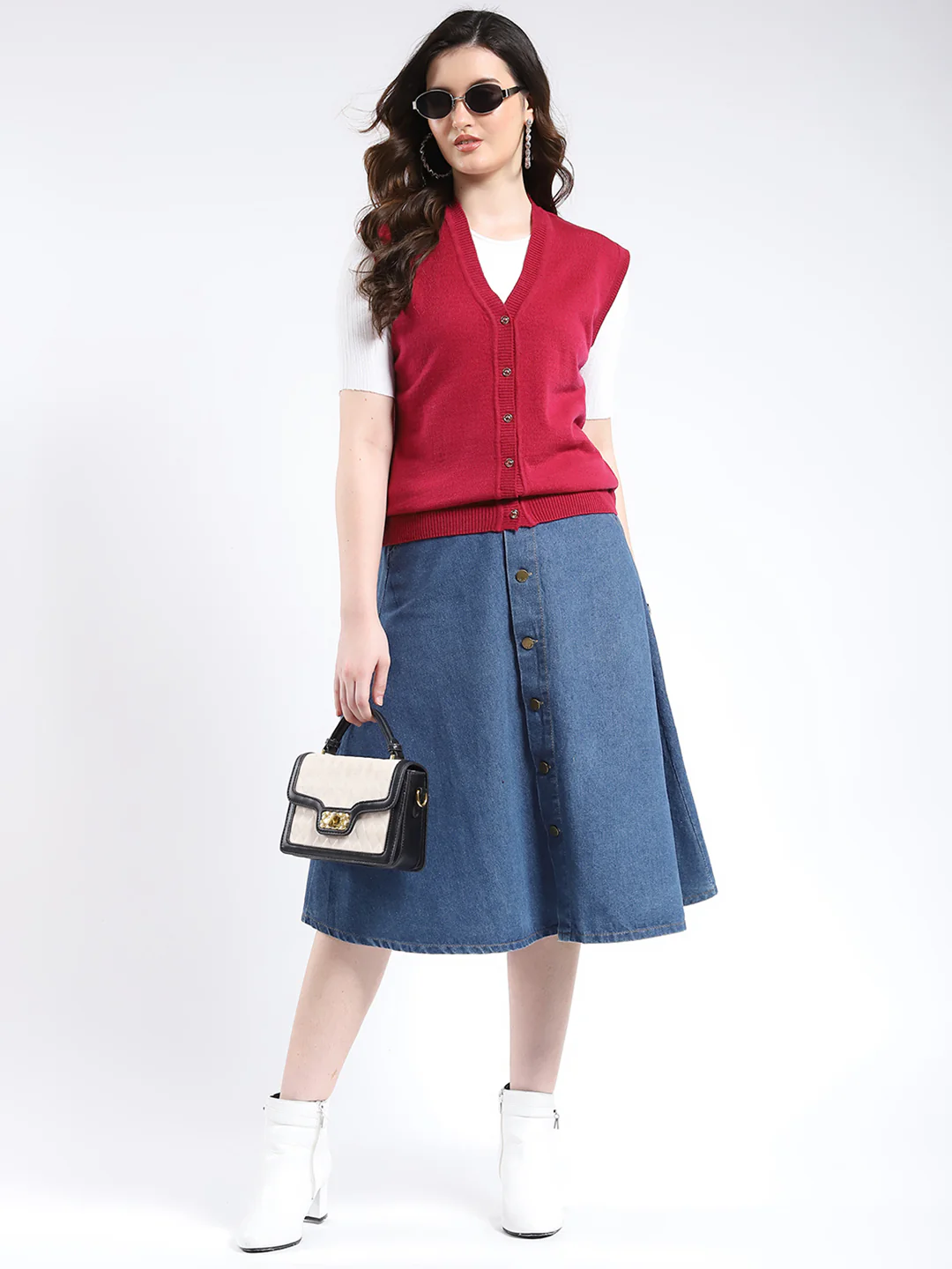 Women Red Solid V Neck Sleeveless Cardigan - Image 2